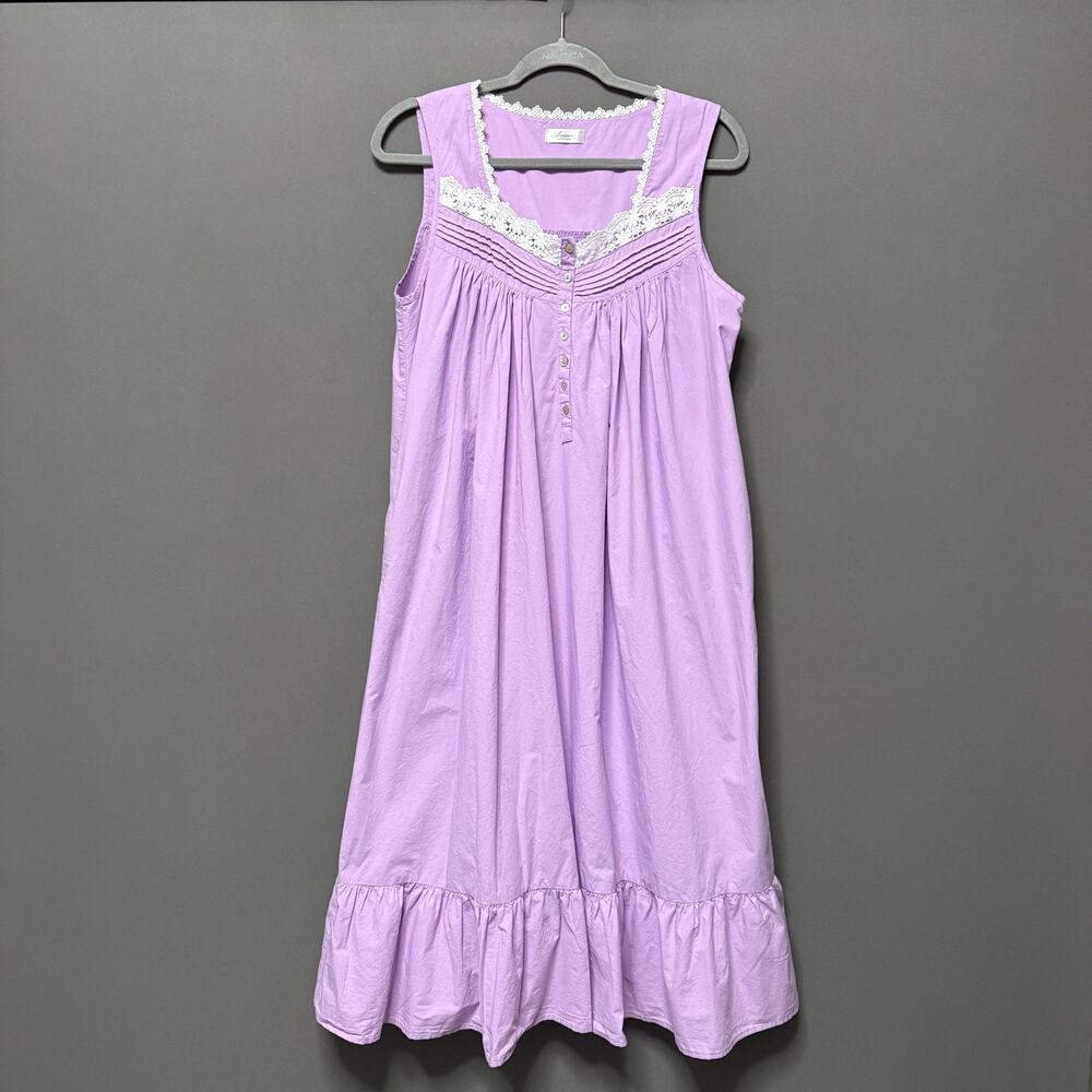 Aoiier lavender lace trimmed house dress  nightgown cottagecore 100% cotton sz L